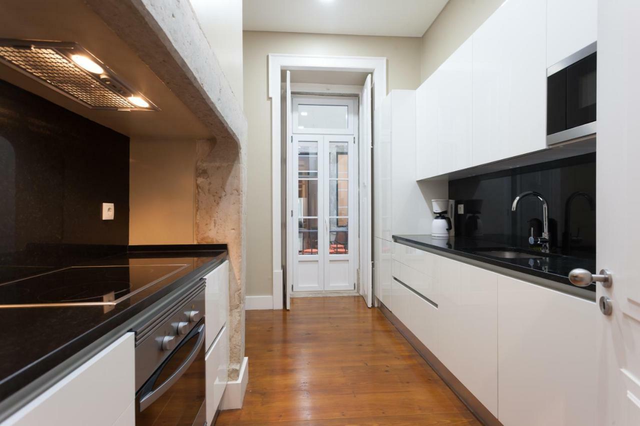 Baixa Vintage Three-Bedroom Apartment - By Lu Holidays Lisboa Eksteriør billede